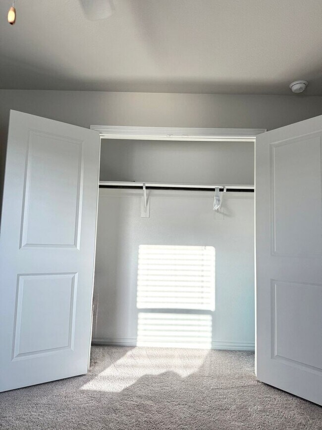 Building Photo - Spacious 4BR4B with Flex Room & OverSized Patio in Aubrey ArrowBrooke