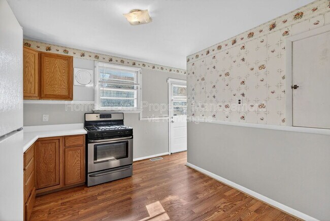 Building Photo - 1108 Renshaw Dr