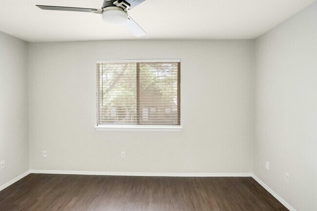 Building Photo - 9614 Nightjar Dr