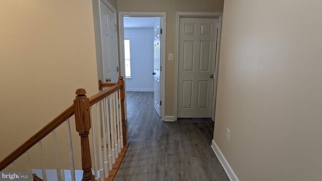 Building Photo - 829 Gallows Ct