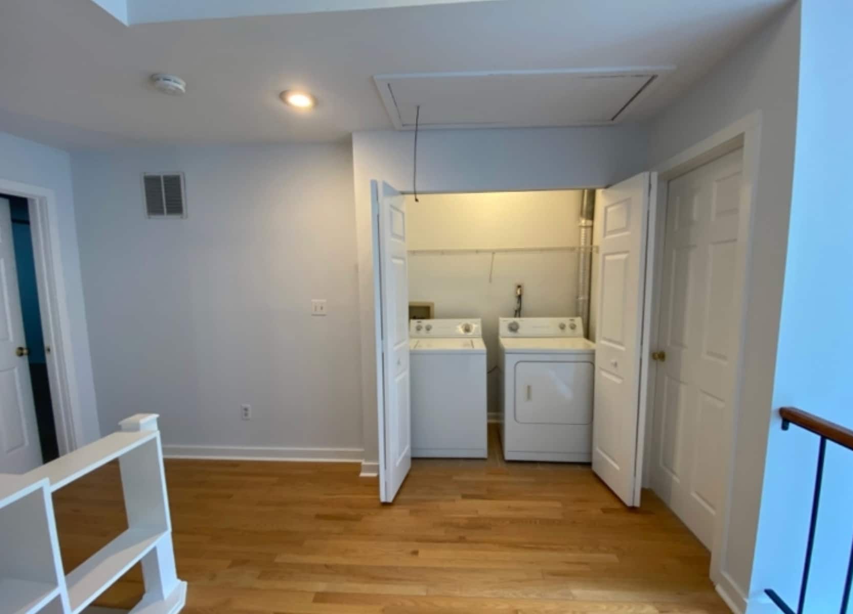 Building Photo - 261 Hedgerow Rd