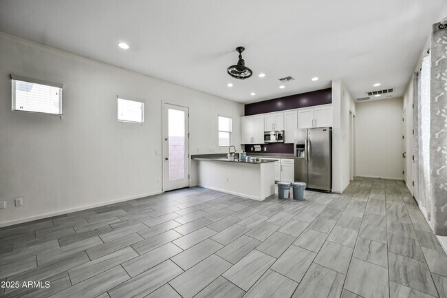 Building Photo - 10493 W Bronco Trail