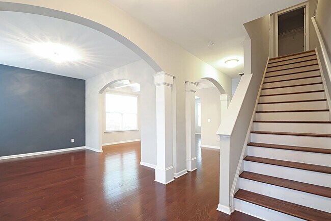 Building Photo - Stunning & Spacious 4 Bedroom Home in Highland Falls Community