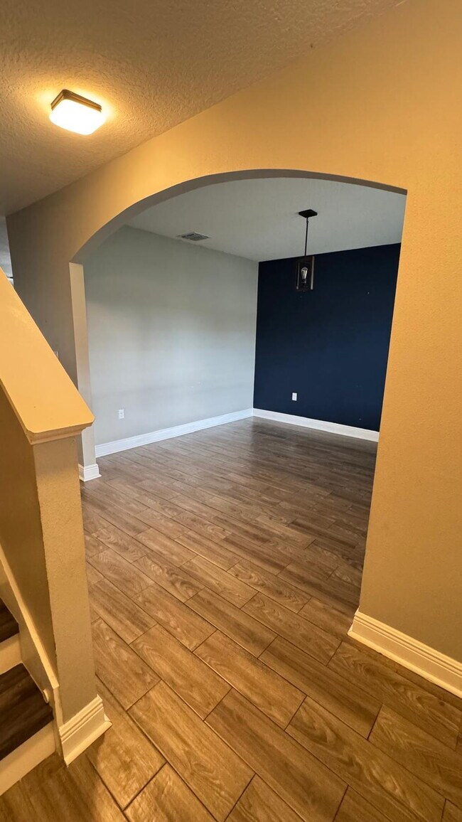 Building Photo - 505 Arbequina Ct