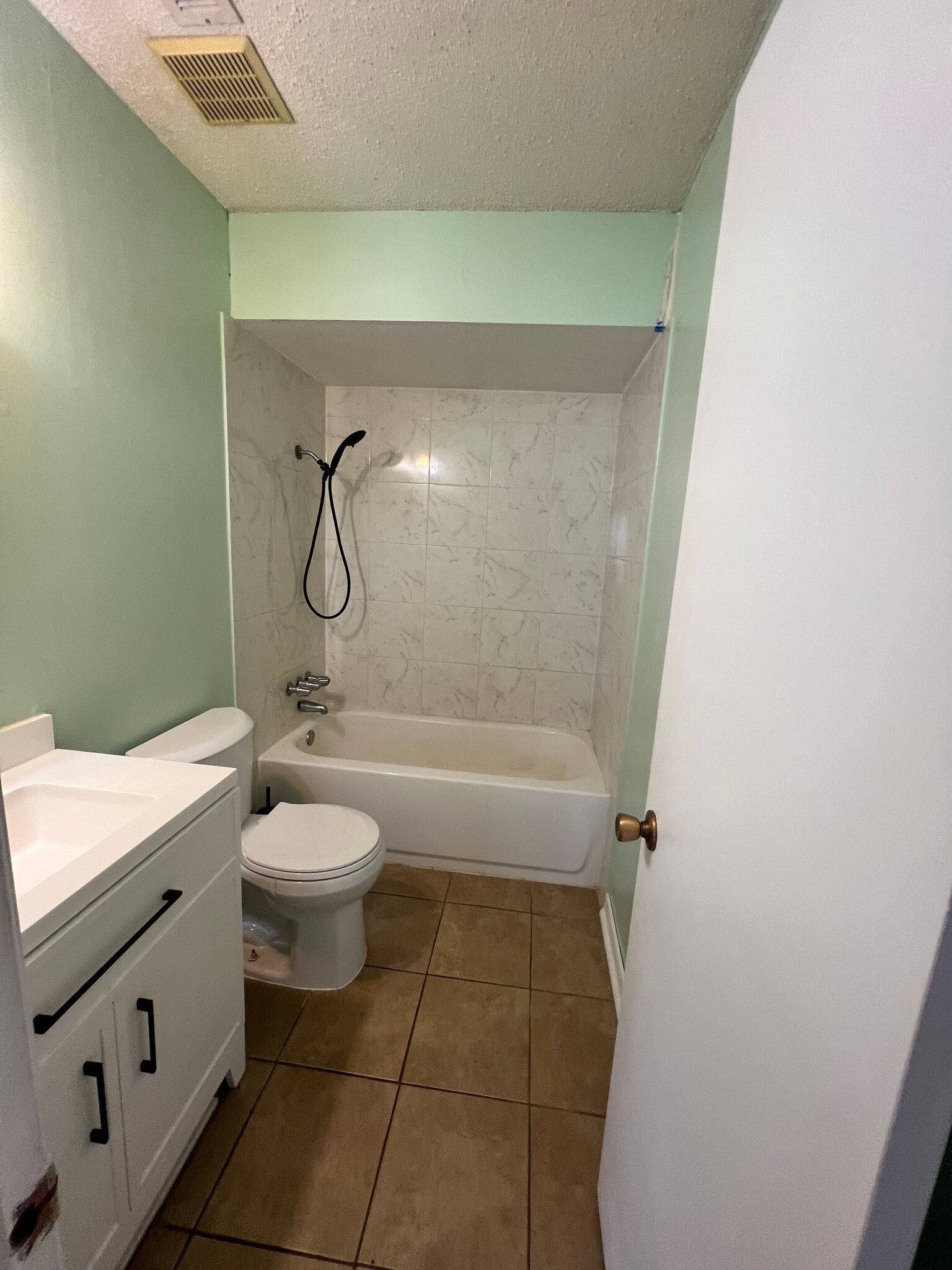 Building Photo - 2619 Calle Hermosa St