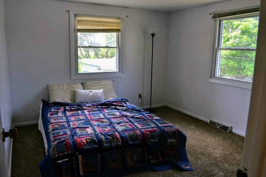 Building Photo - 220 OHIO ST