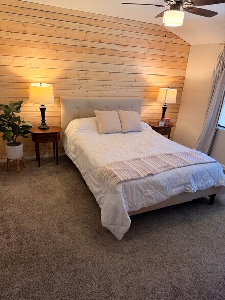Bedroom 4 (primary bedroom) - 3075 Forest Hills Dr