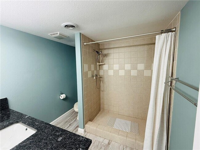 Building Photo - 2714 W Fir St