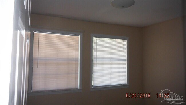 Building Photo - 2361 Sugartree Ct
