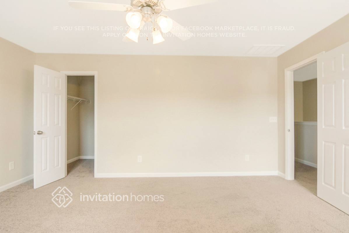 Building Photo - 2349 Lazy River Dr