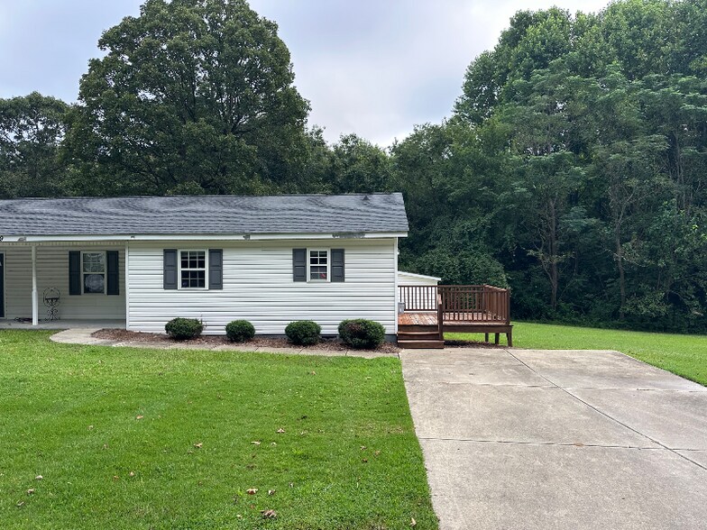 Building Photo - 109 Rollins Acres Ln