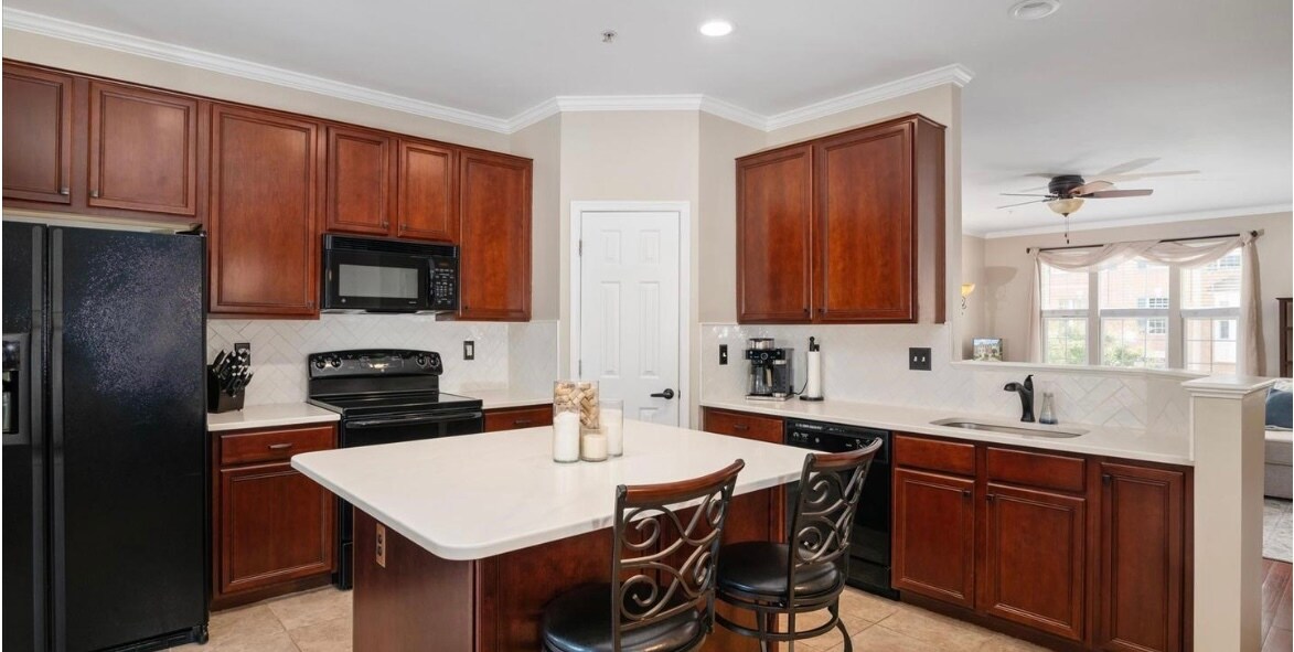 Building Photo - 1028 Meandering Way