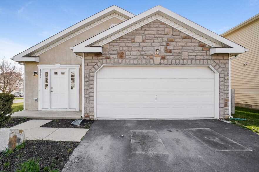Primary Photo - 4880 Grimm Dr