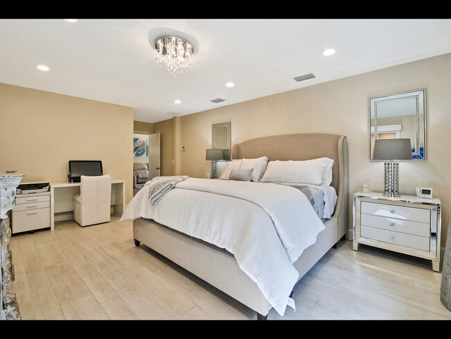 Building Photo - 451 N Lyra Cir