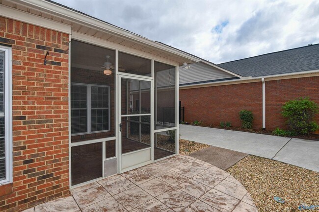Building Photo - 260 Old Overton Dr