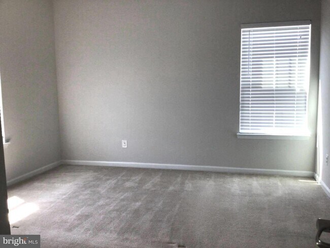 Building Photo - 24903 Dahlia Manor Pl