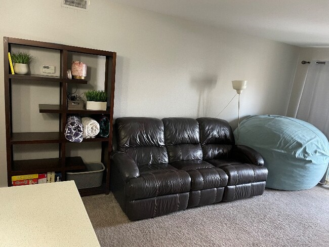 Building Photo - 7335 S Springcrest Ct