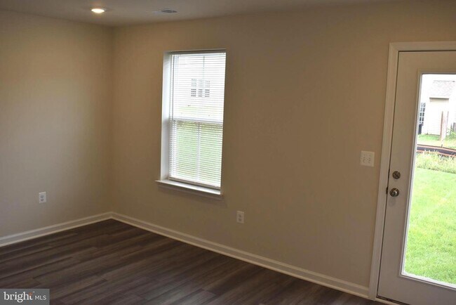 Building Photo - 119 Brashear Ct