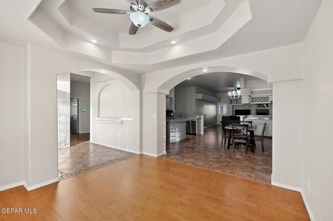 Building Photo - 3044 Tierra Fresno Dr