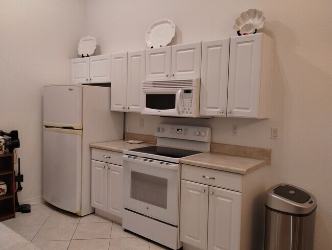 Building Photo - 10362 Chalmer St