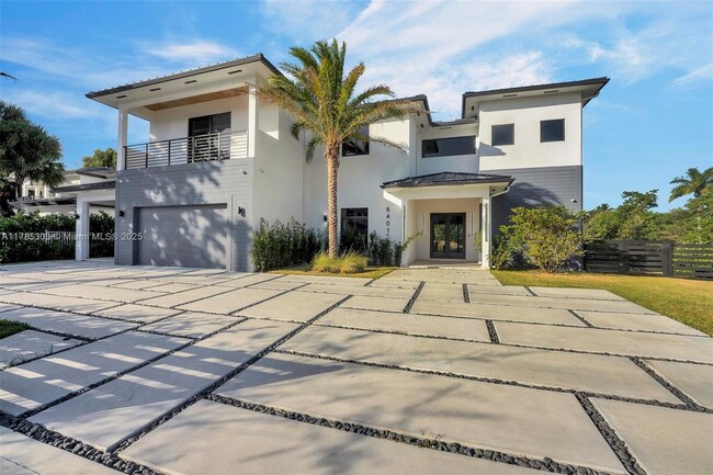 Building Photo - 6401 SW 84th St