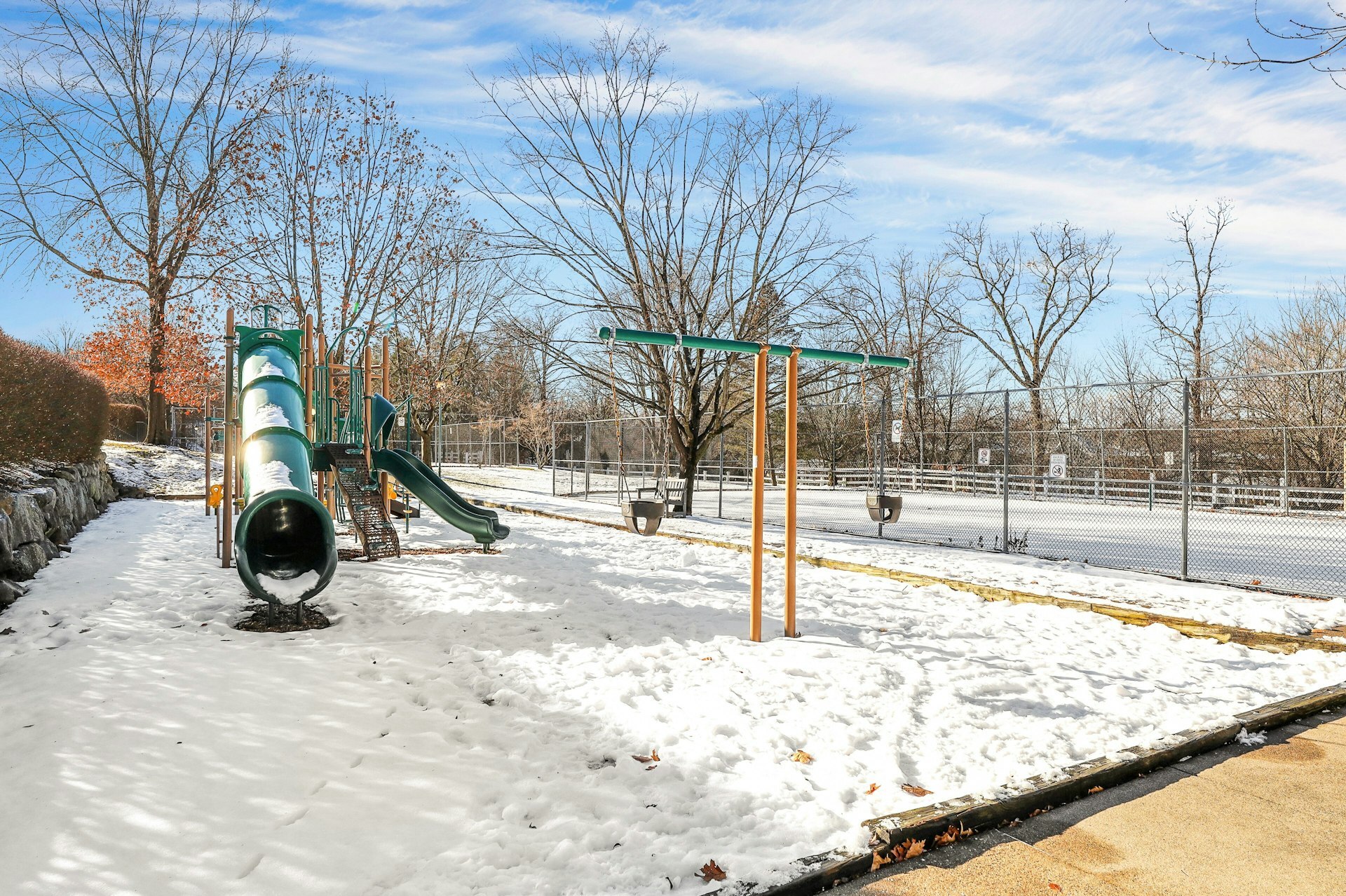 Building Photo - 2198 Kent Ct