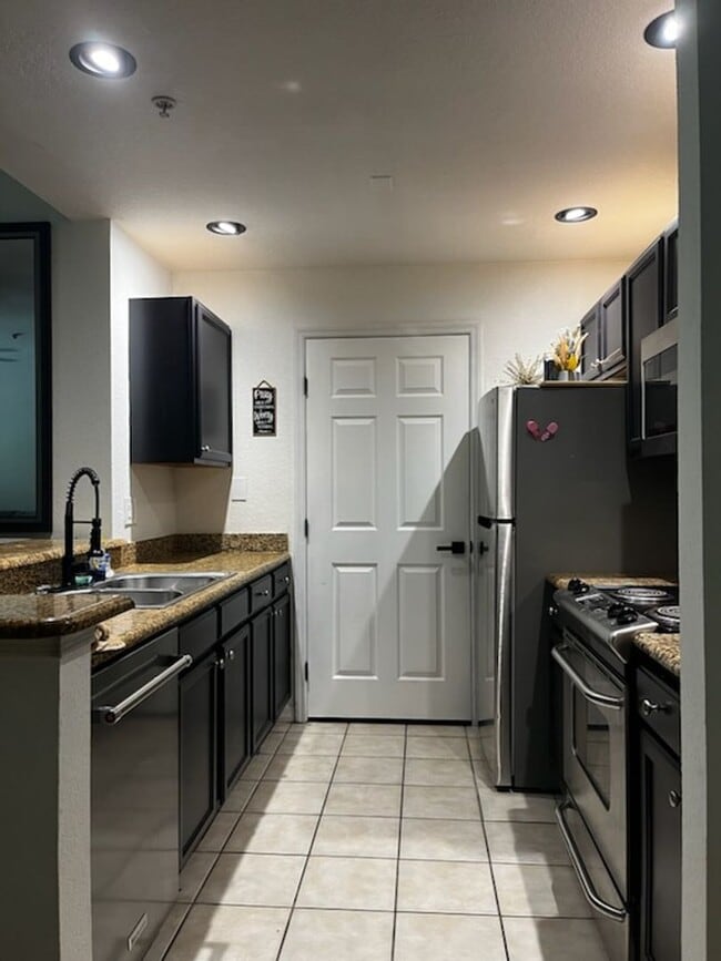 Building Photo - READY SET GO HOME!  REDUCED TO RENT NOW! 3 BEDROOM 2 BATH CONDO! TEXTLINDA PATTI AT 386.837.2882