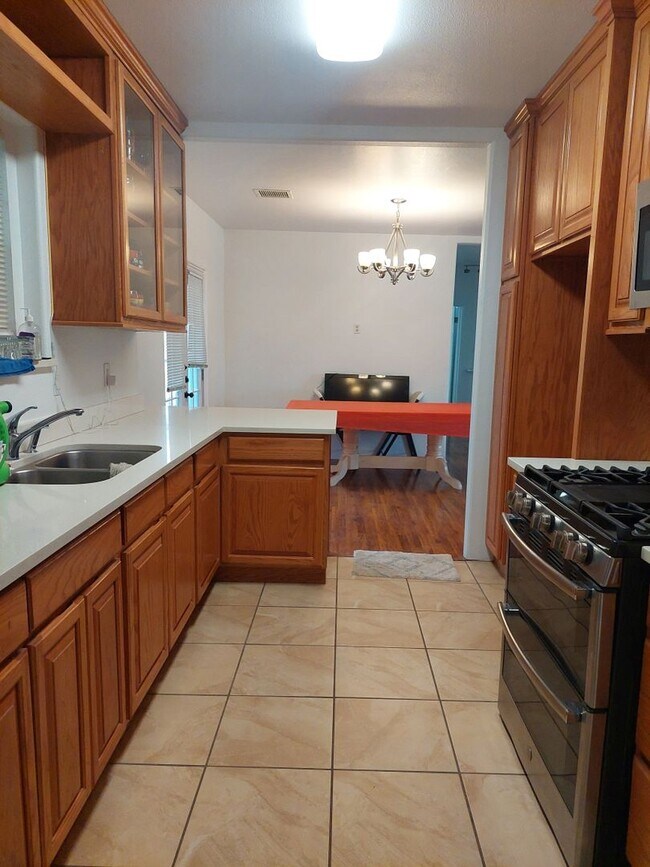 Building Photo - Beautiful RANCH HOME  Rental