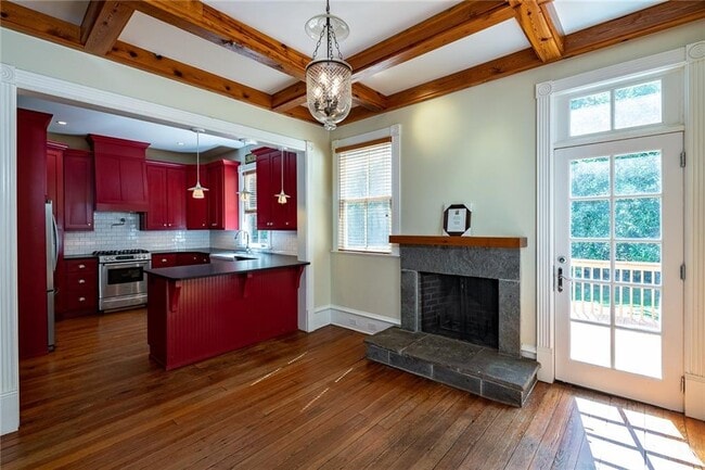 Building Photo - 765 Woodland Ave SE