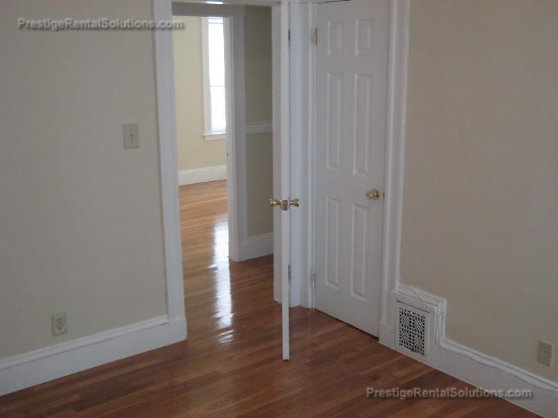 Building Photo - 21 Roseclair St