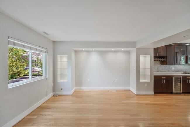 Building Photo - 1339 Riggs St NW