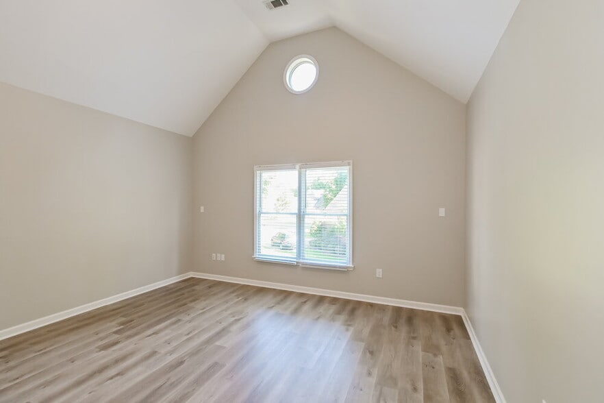 Building Photo - 7032 Apache Dr