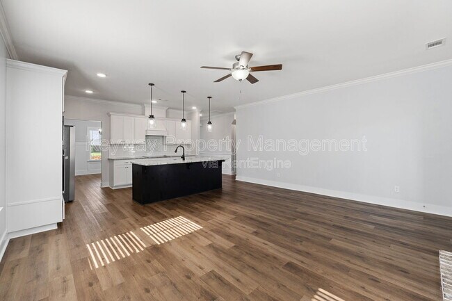 Building Photo - 2217 Laurens St