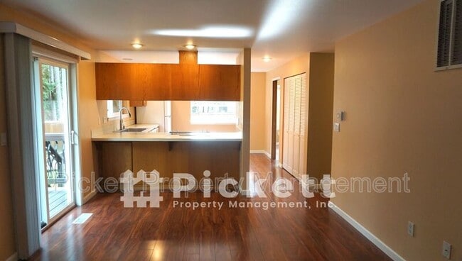 Building Photo - 10421 Ashley Cir NW