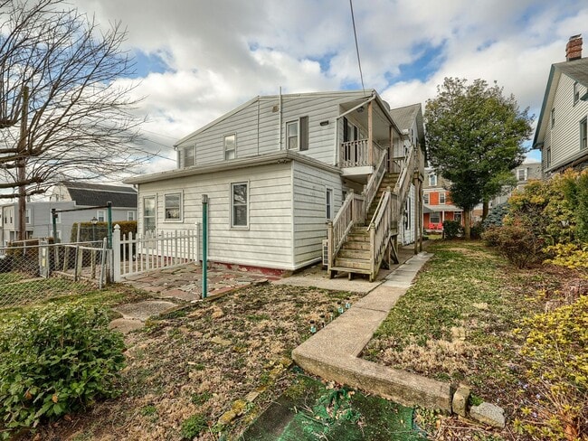 Building Photo - 142 S 29th St