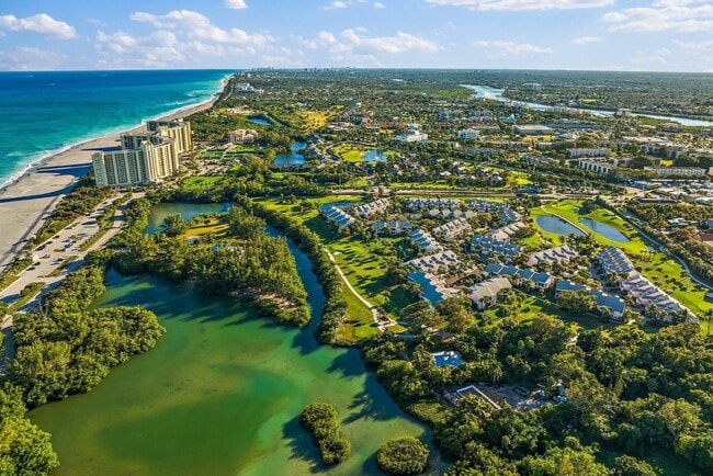 Building Photo - 3902 Fairway Dr N