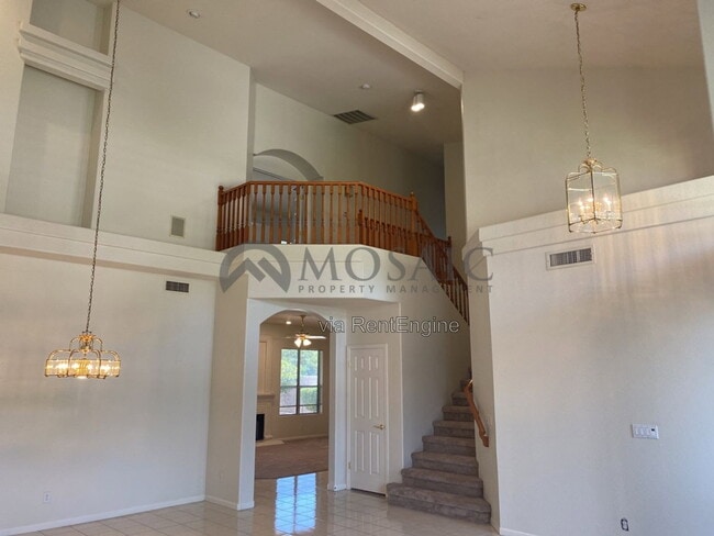 Building Photo - 5561 W Park Ave