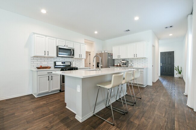 Building Photo - 22430 Forest Gorge Ln
