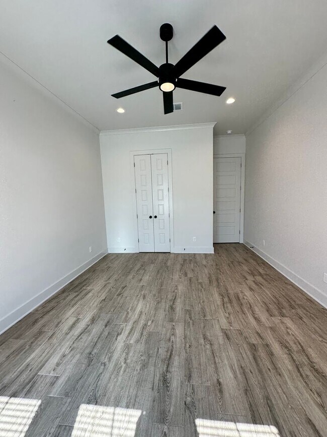 Building Photo - Close to WK Bossier and Barksdale Air Force Base.