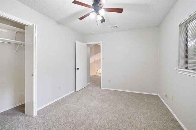 Building Photo - 6716 Shiner St