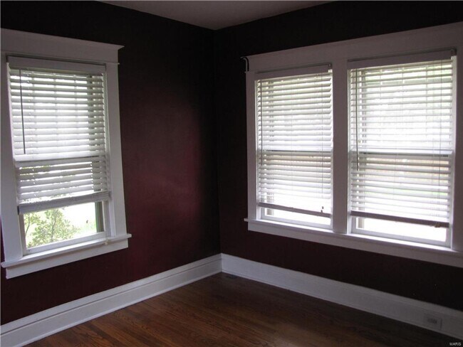 Building Photo - 1313 Claytonia Terrace
