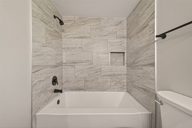 Building Photo - 1203 Bernard Ave