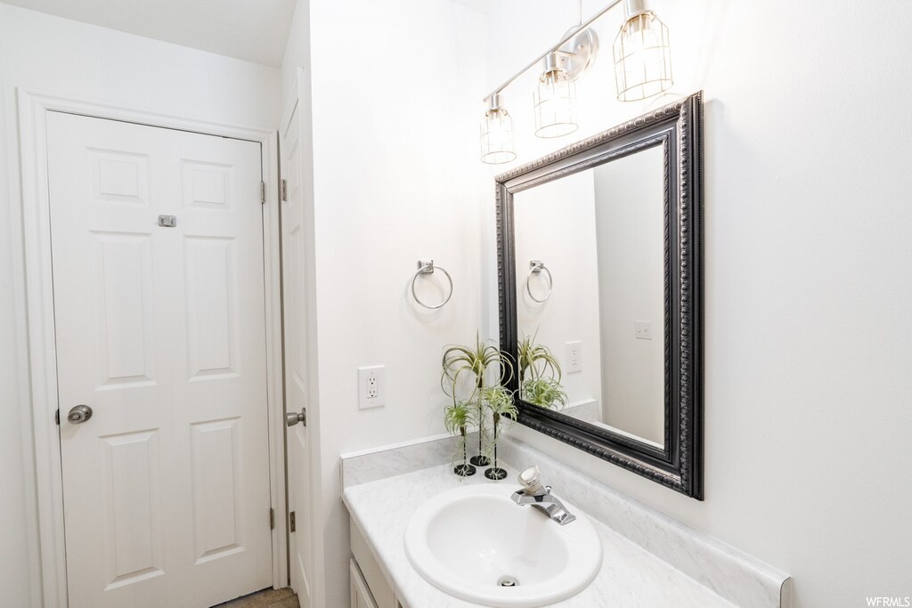 Master Bath - 822 E Gatewood Dr