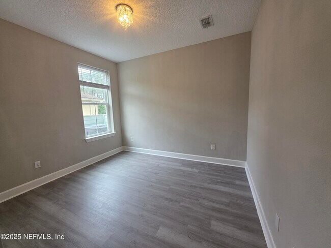 Building Photo - 1494 Shadow Creek Dr