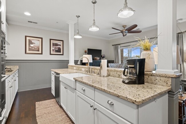 Building Photo - 4 Gas Light Dr