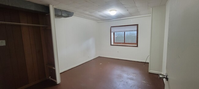 Building Photo - 216 8th Ave