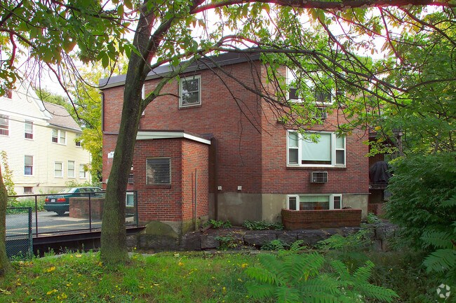 Building Photo - 36-40 Bigelow St