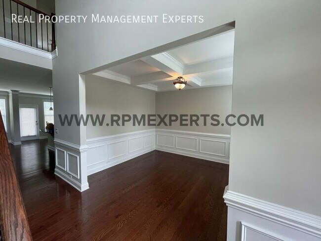Building Photo - Magnificent 5 Bed / 3 Bath Home in Matthews