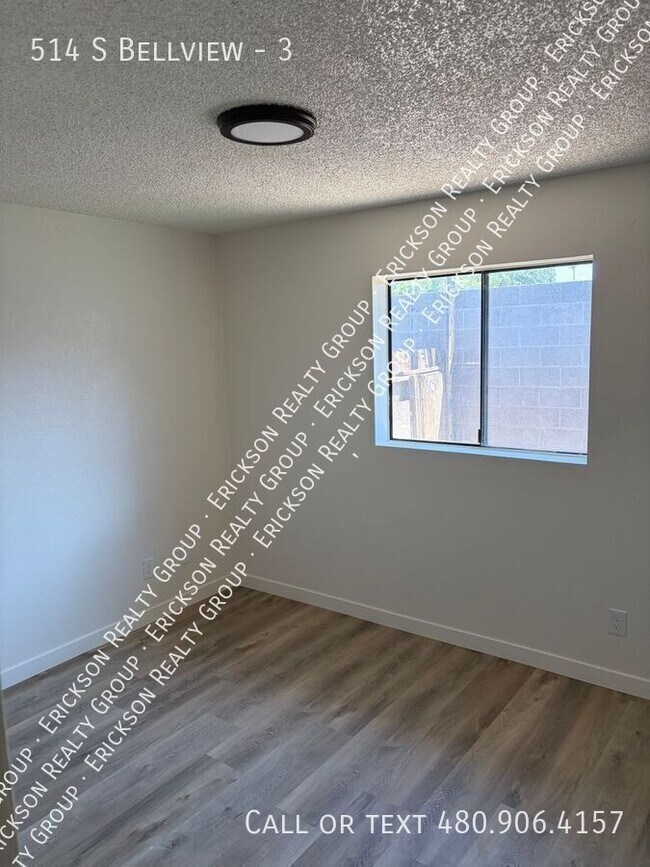 Building Photo - 514 S Bellview