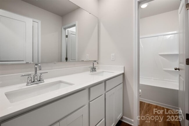 Building Photo - 108 Rock Ave